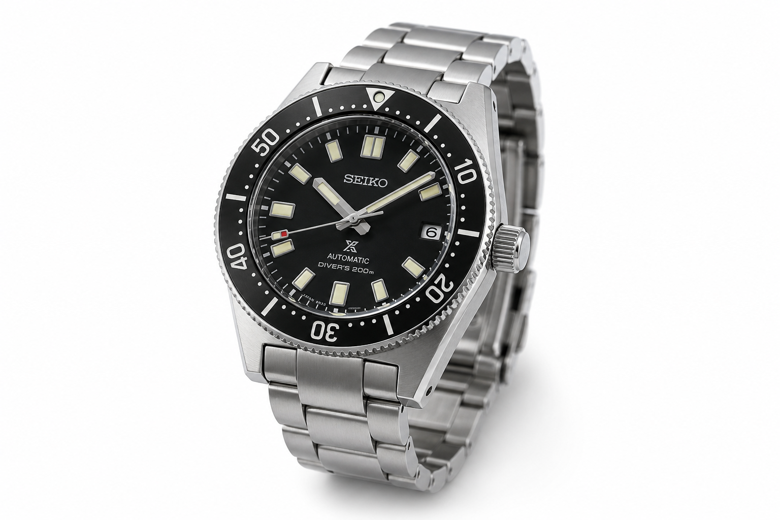 Seiko Prospex SPB143 на студийном фоне