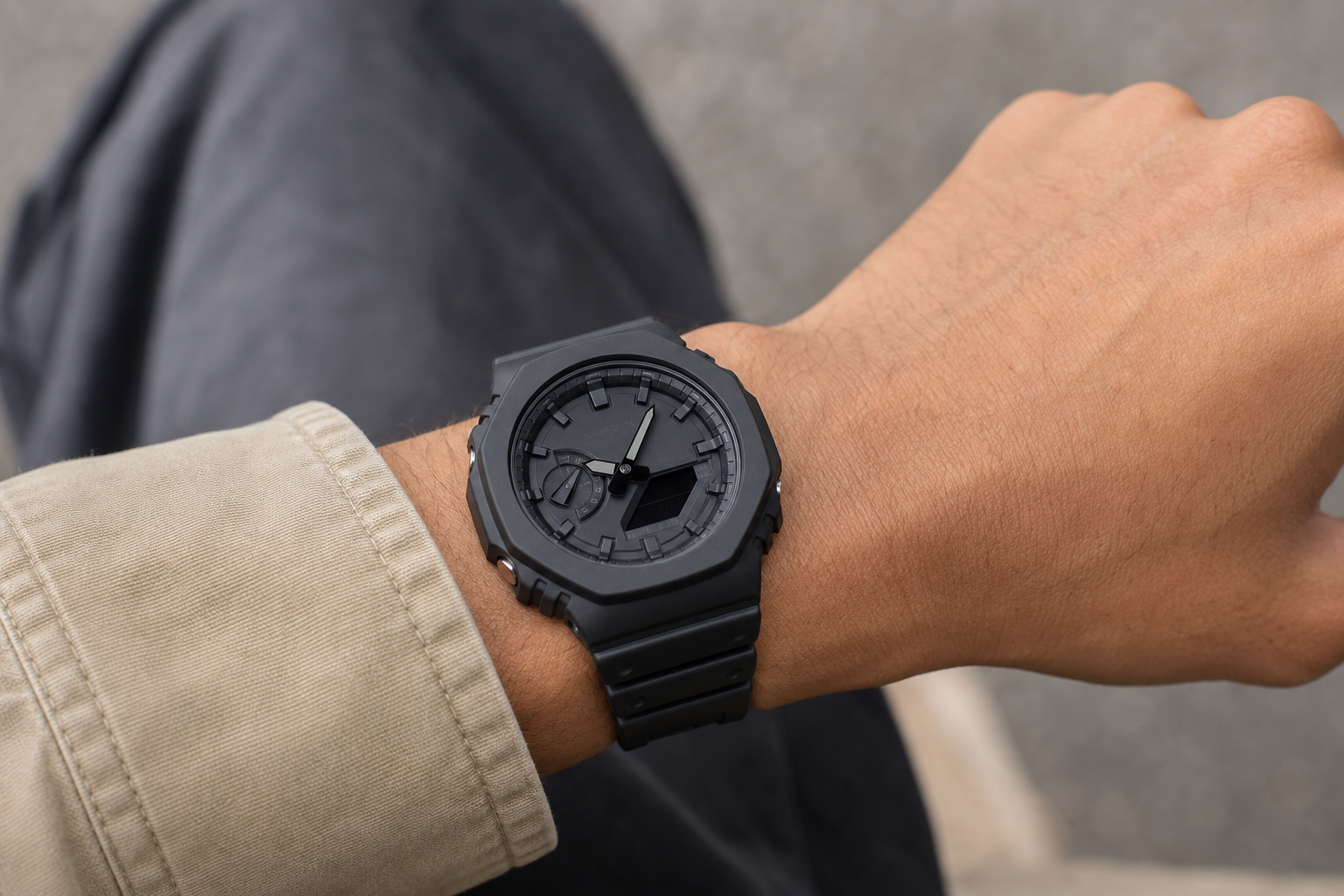 Casio G-Shock GA-2100 CasiOak на запястье