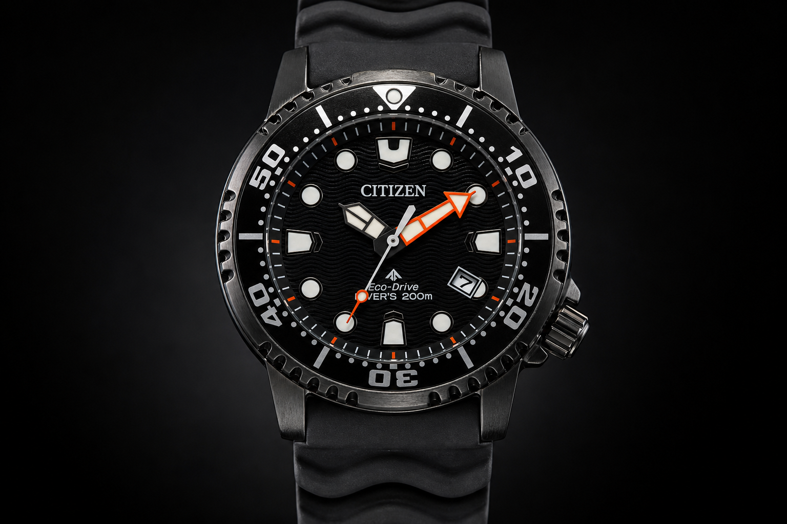 Часы Citizen Promaster на студийном фоне
